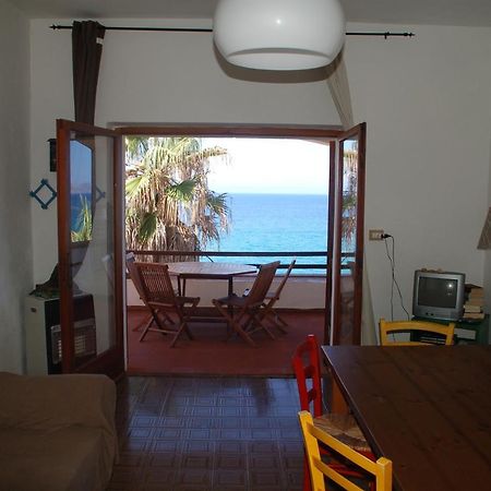 Waterfront Apartments Bosa Porto Alabe Dış mekan fotoğraf
