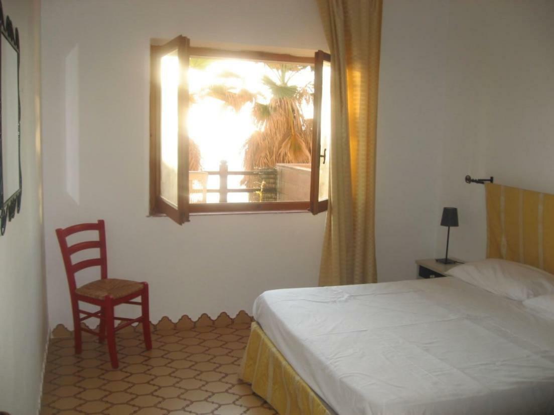 Waterfront Apartments Bosa Porto Alabe Dış mekan fotoğraf