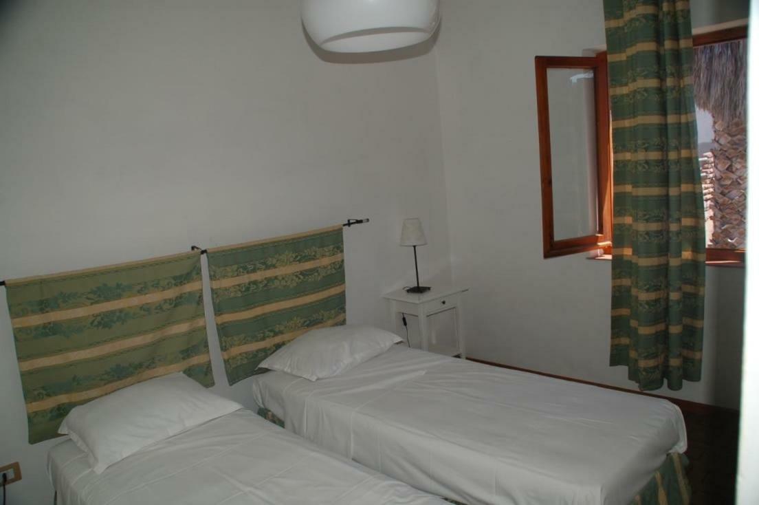 Waterfront Apartments Bosa Porto Alabe Dış mekan fotoğraf