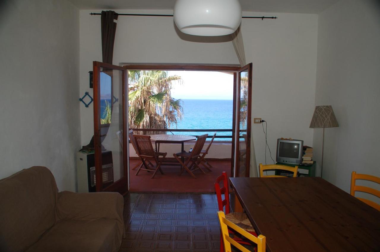 Waterfront Apartments Bosa Porto Alabe Dış mekan fotoğraf